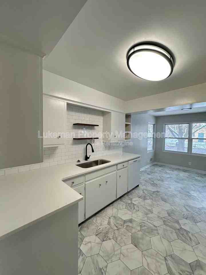 3009 W Michigan Ave - Photo 2 of 26