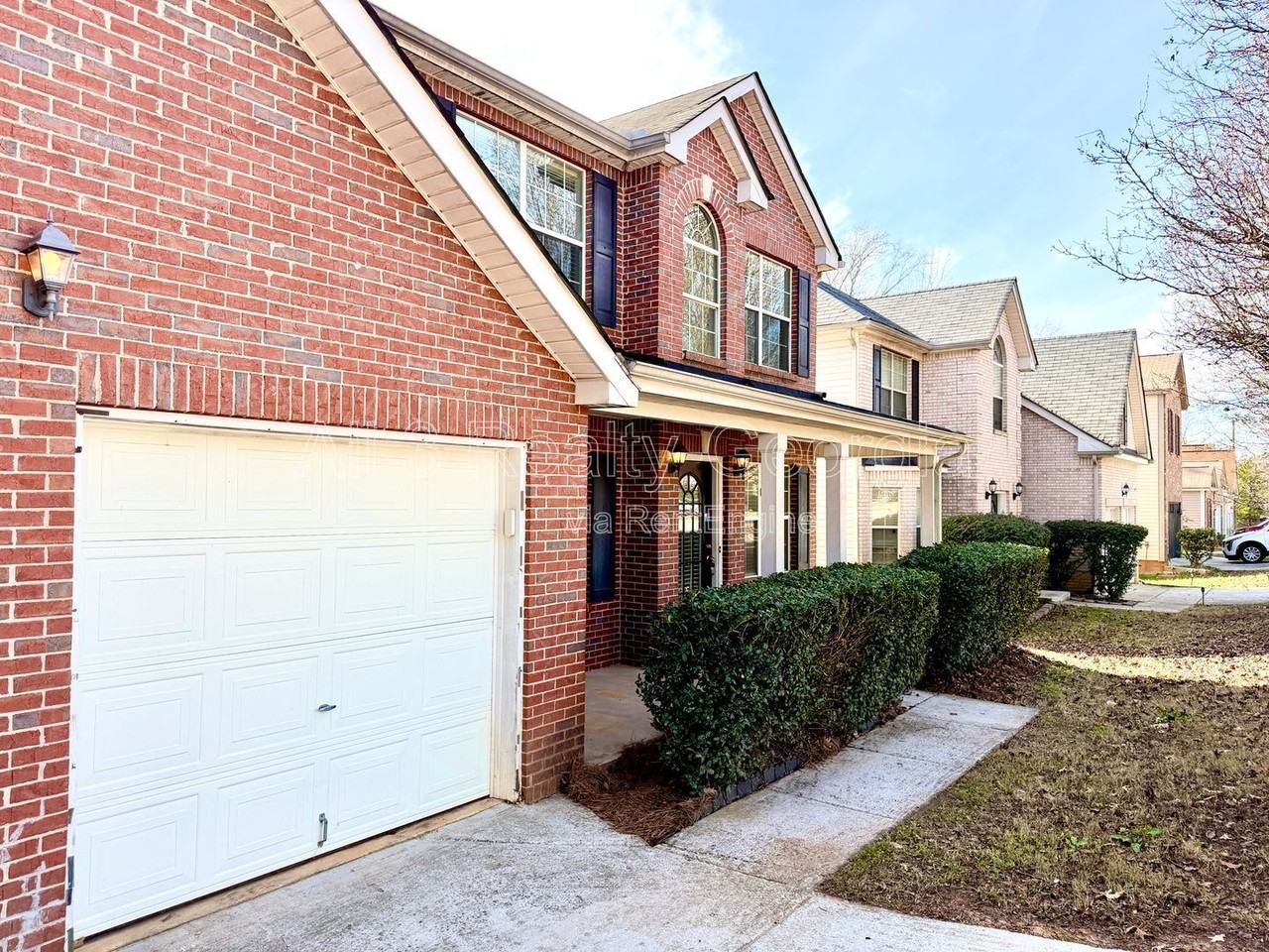 1980 Sawgrass Dr - Photo 2 of 39