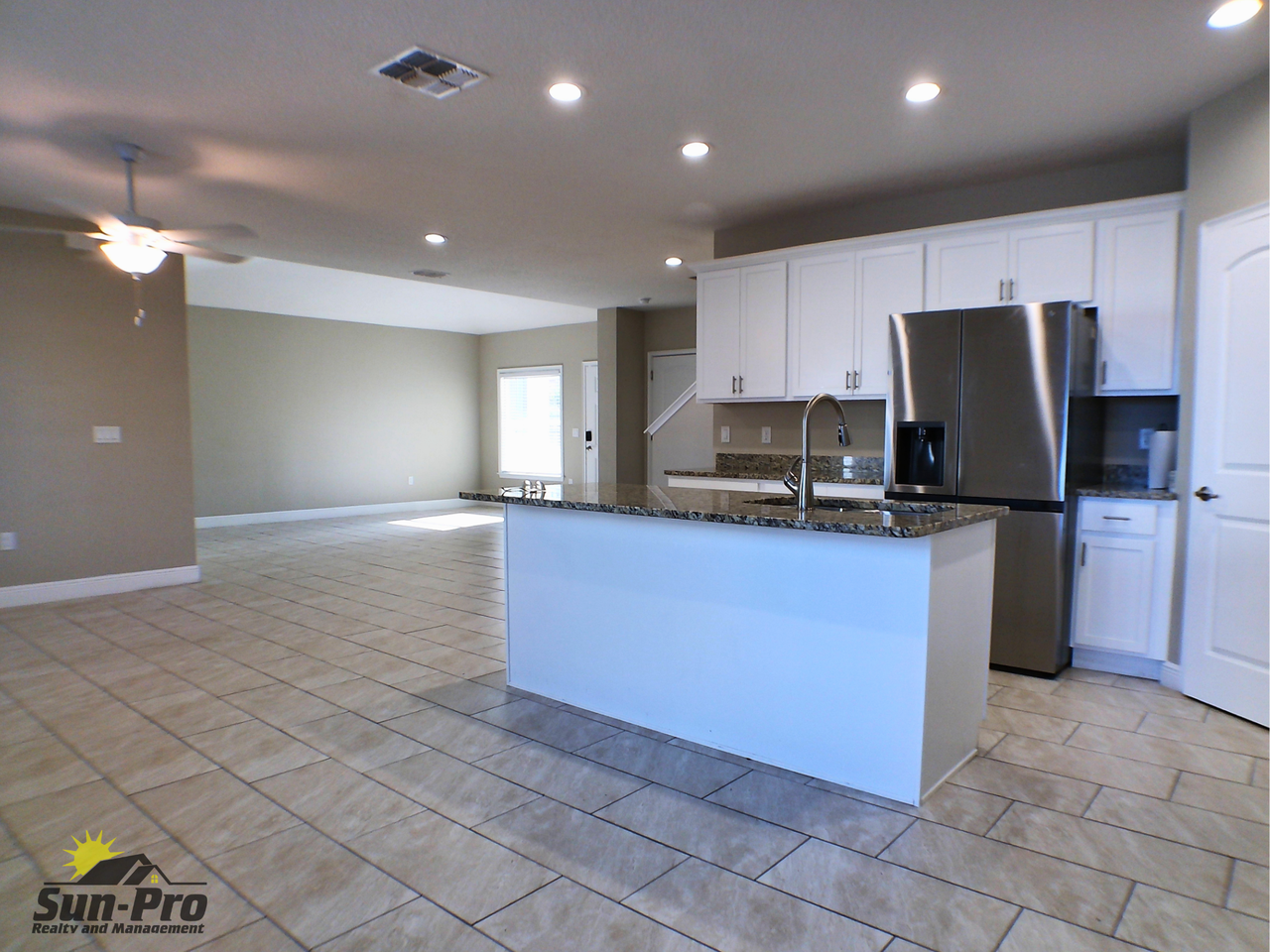 101 Ocean Cir - Photo 4 of 19