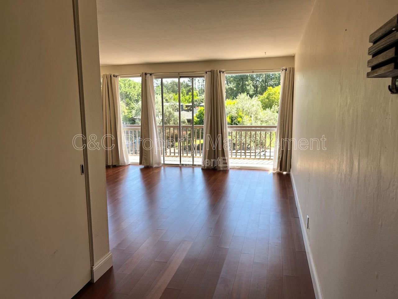 938 Lea Dr - Photo 3 of 21