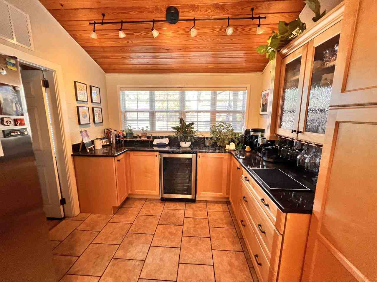 750 Royal Palm Ct - Photo 4 of 20