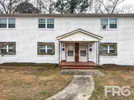 featured image of 111 W 15th St