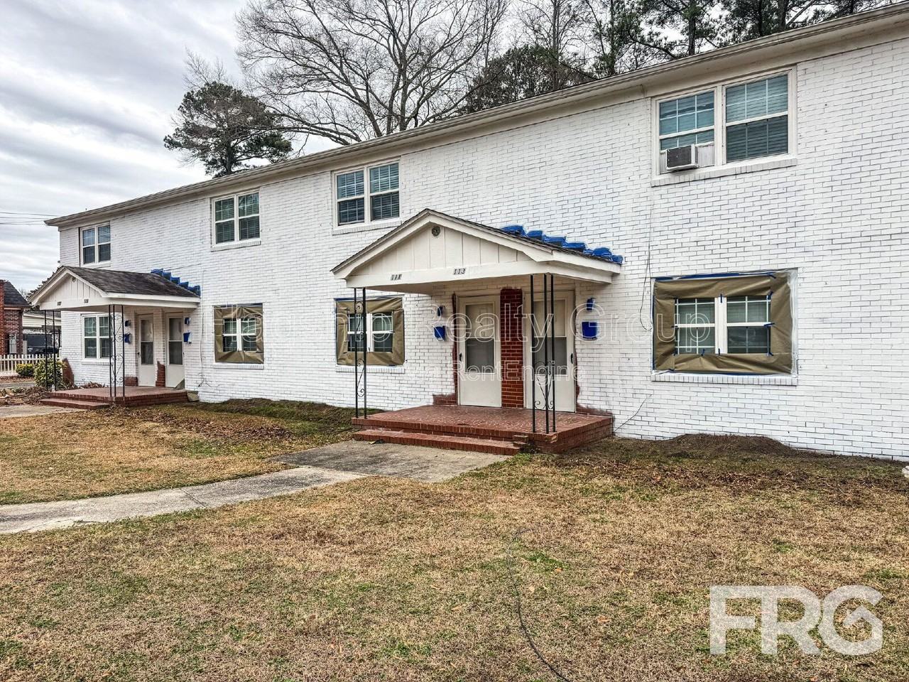 111 W 15th St - Photo 3 of 24