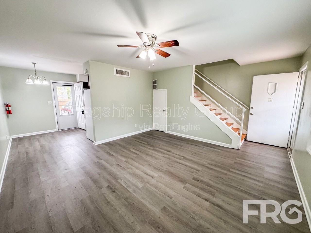 111 W 15th St - Photo 6 of 24