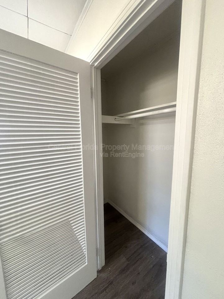 842 Lake Ave - Photo 6 of 10