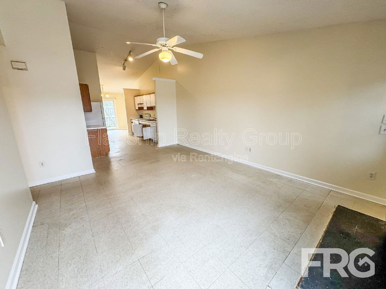 3313 Parkway Ct - Photo 4 of 28