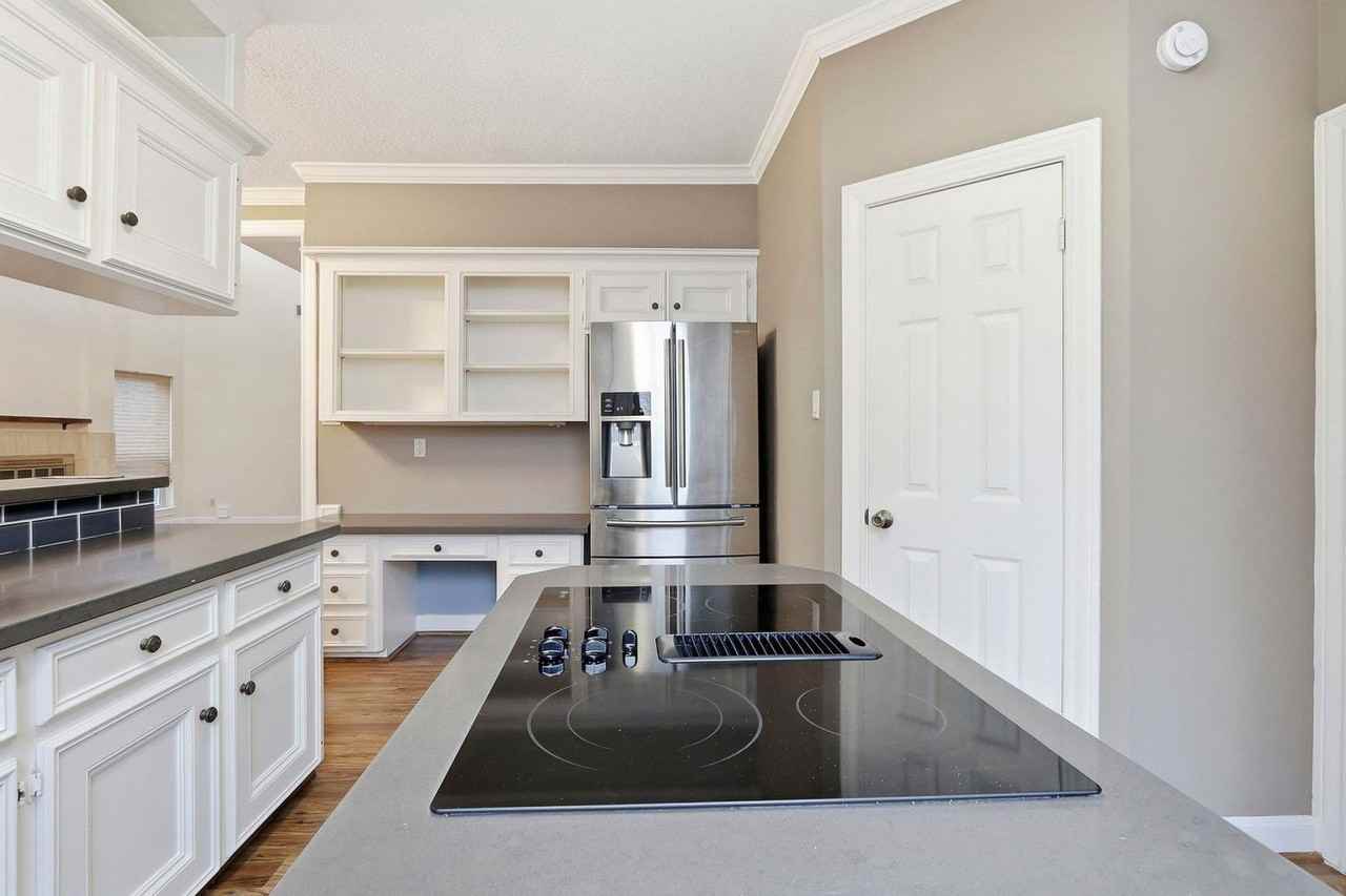 11930 Carriage Hill Dr - Photo 4 of 26