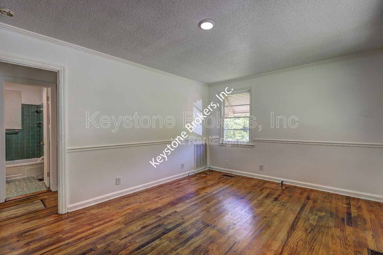 3445 Doster Way - Photo 3 of 9