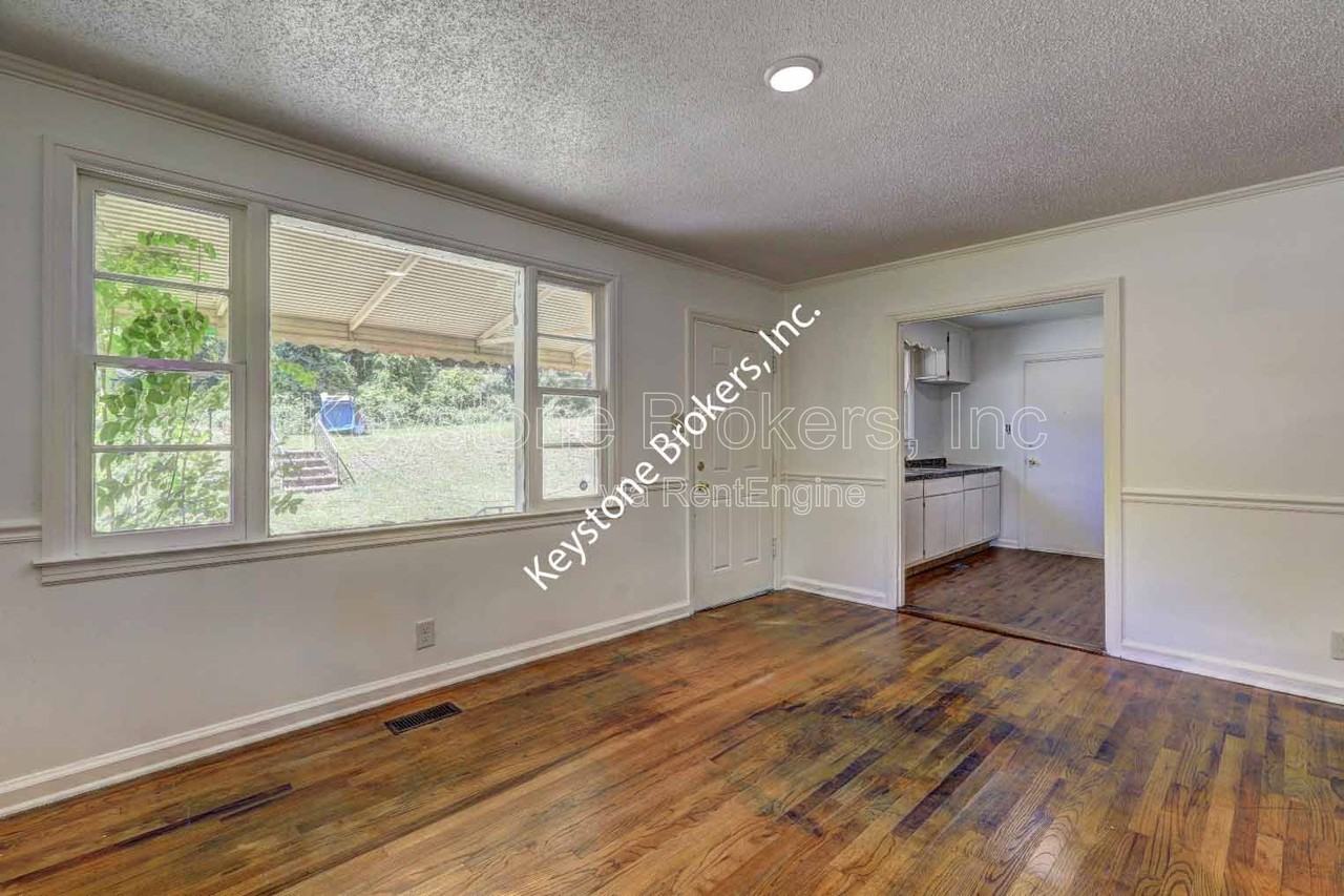 3445 Doster Way - Photo 4 of 9