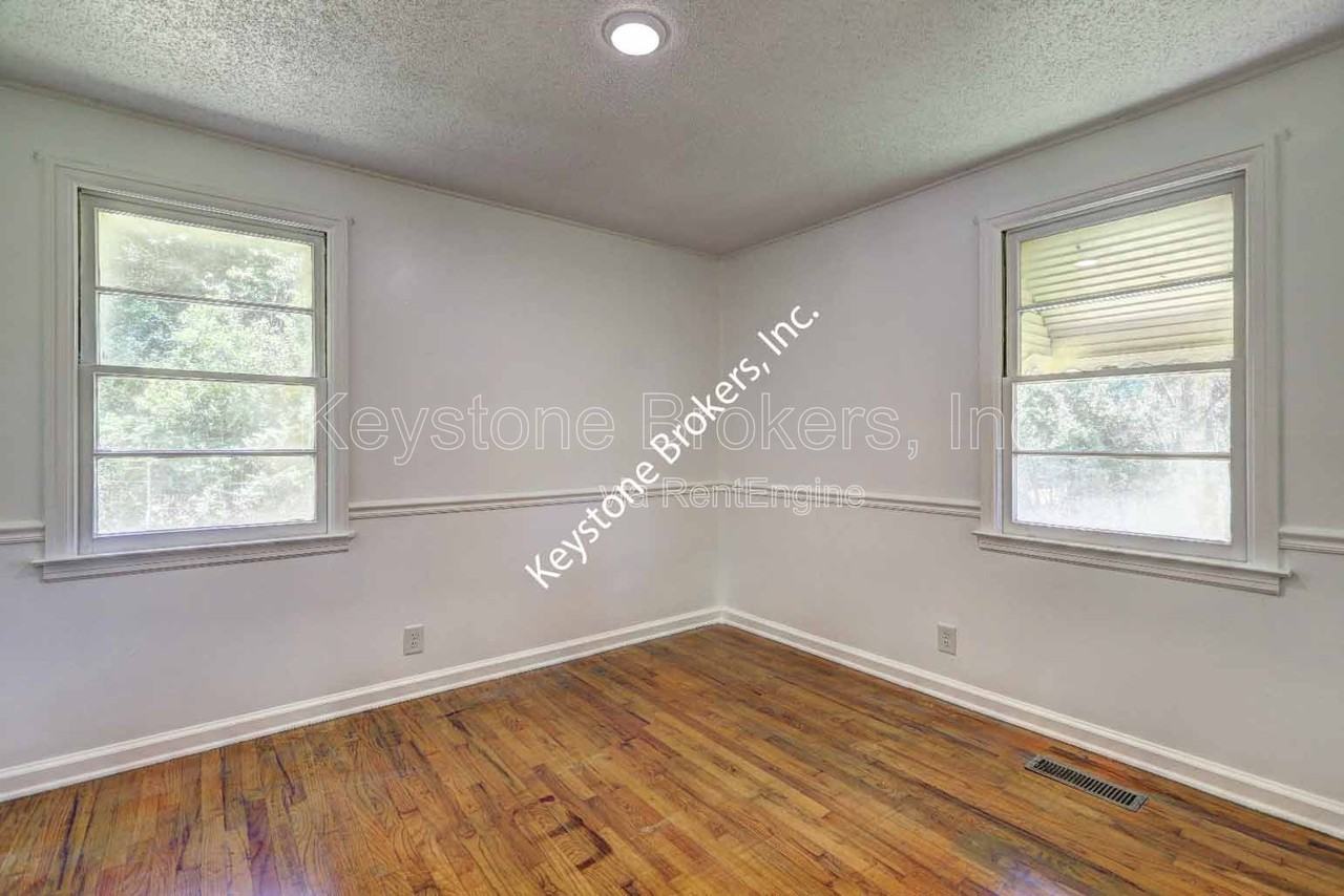 3445 Doster Way - Photo 6 of 9