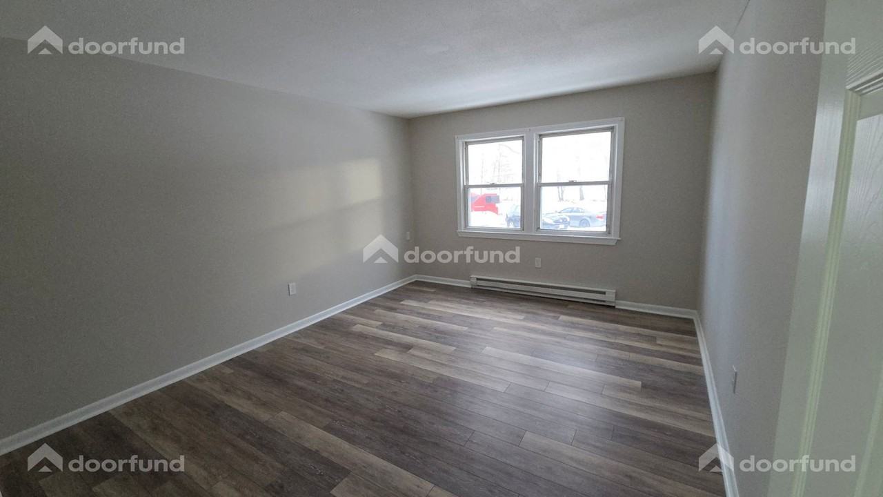 208 Columbus St #5 - Photo 4 of 13