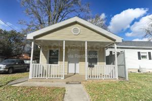 featured image of 704 W Superior St