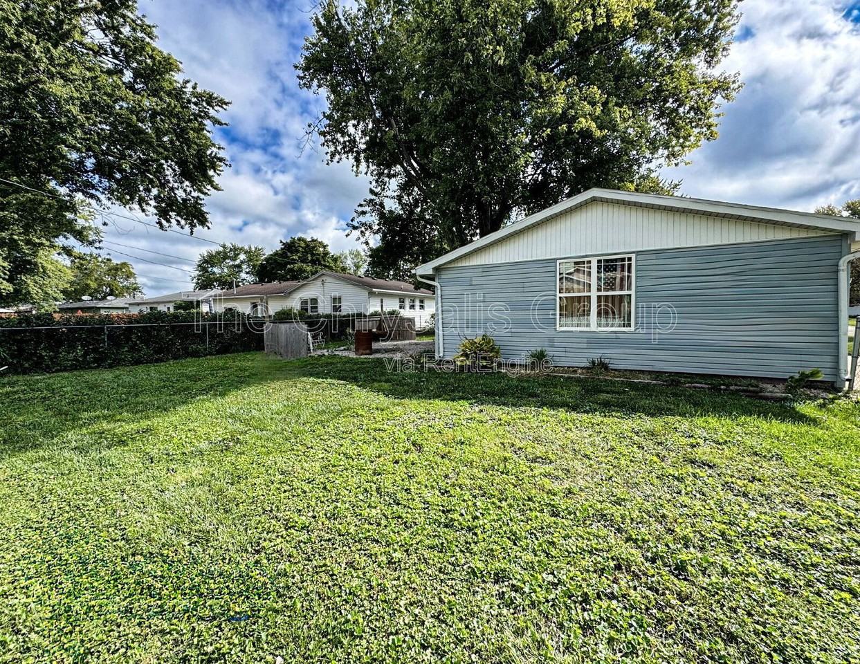 1802 Herbert St - Photo 2 of 15