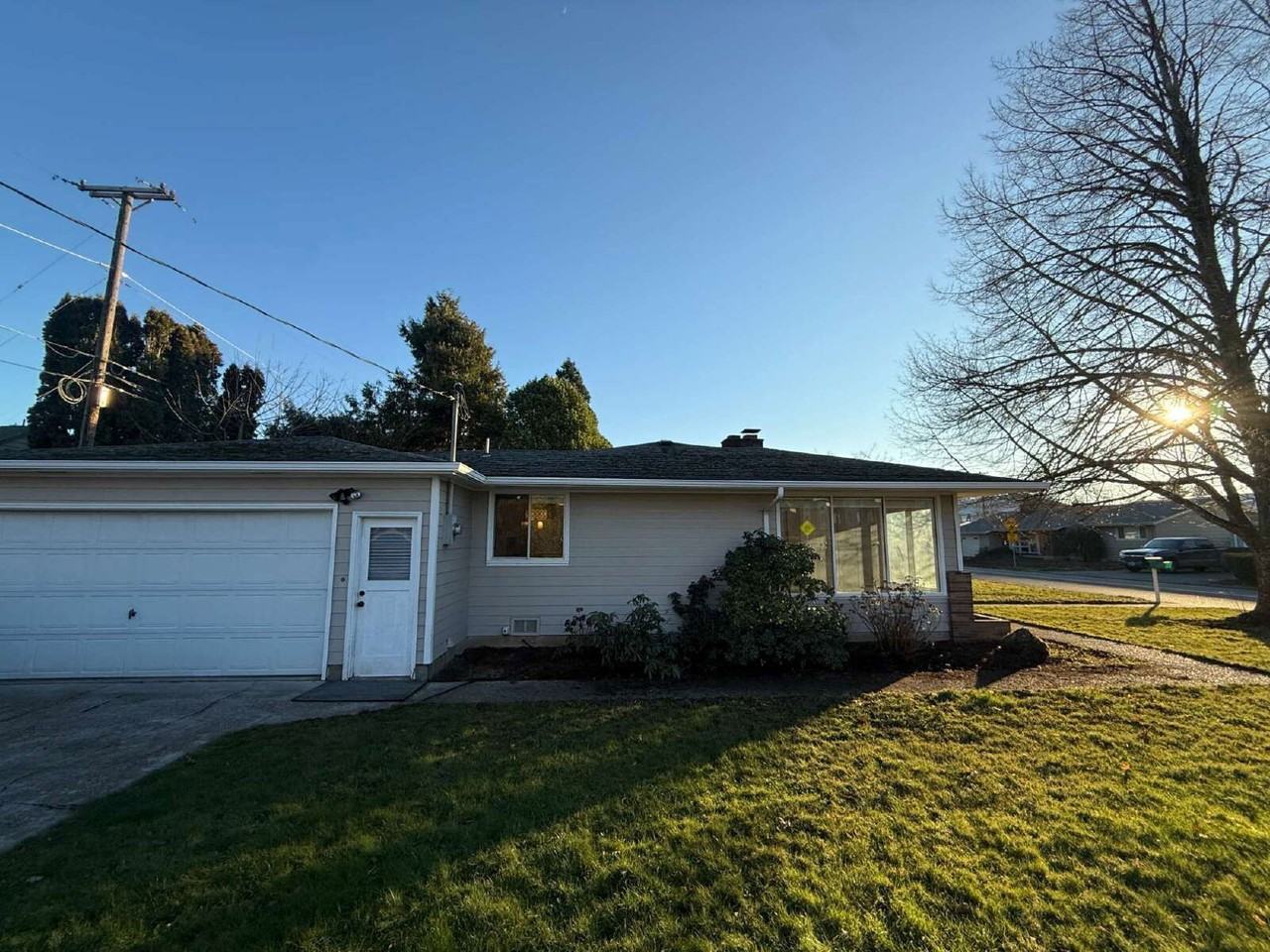 1495 Lake Dr - Photo 2 of 16