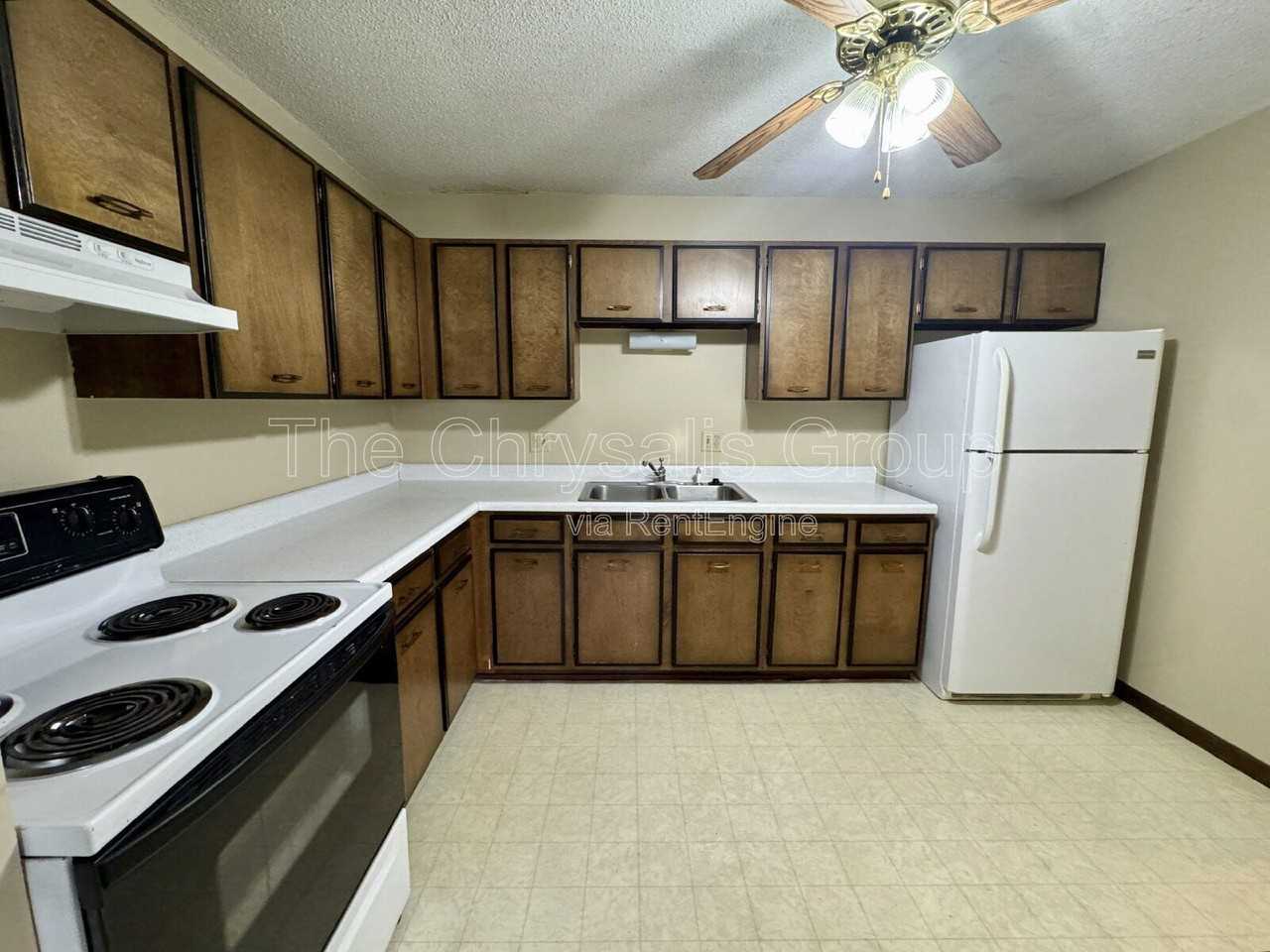 445 Elm Pl #R23 - Photo 6 of 8