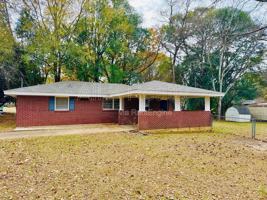 featured image of 1100 Lombard Dr