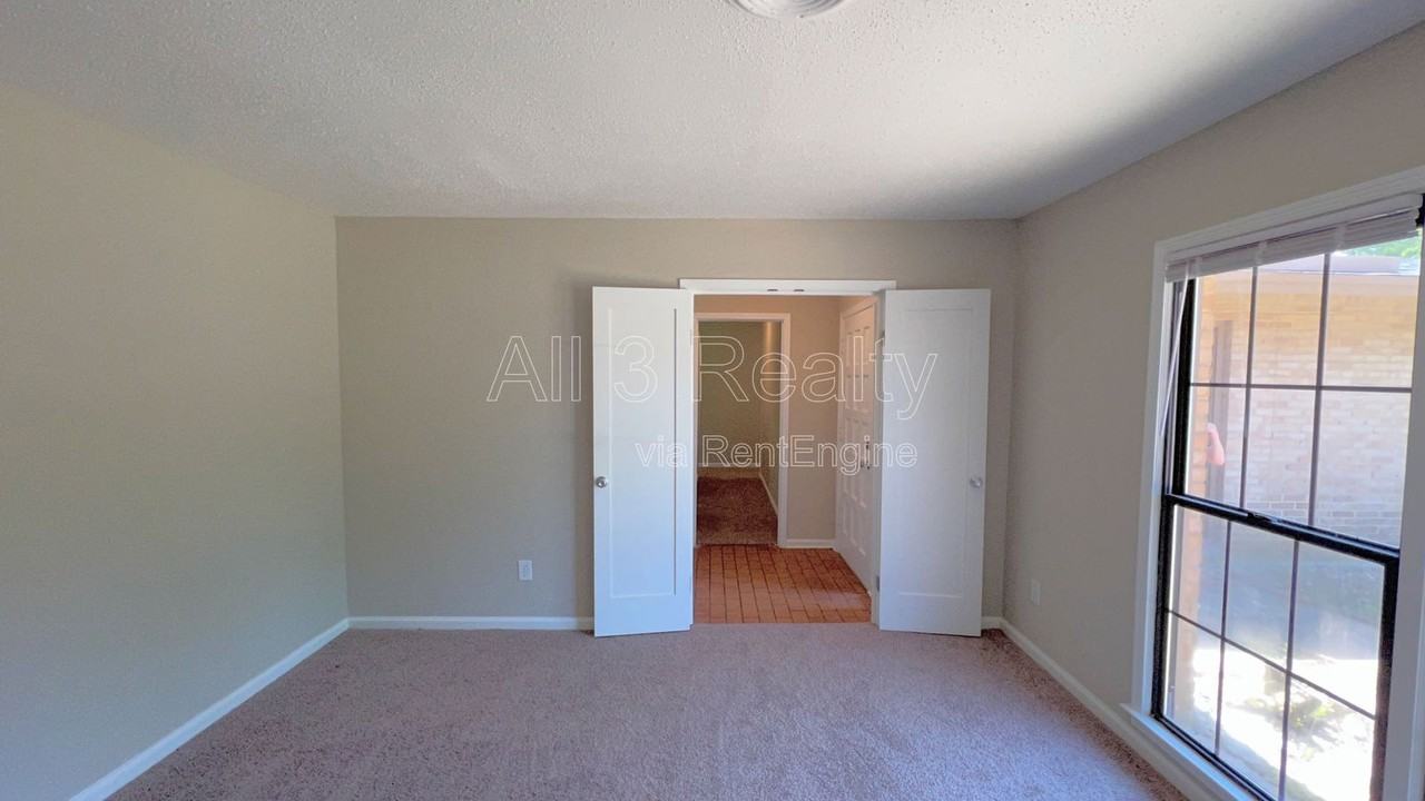 418 Stroll Dr - Photo 7 of 38