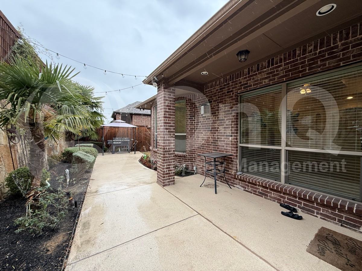 1209 Nimitz Ln - Photo 4 of 7