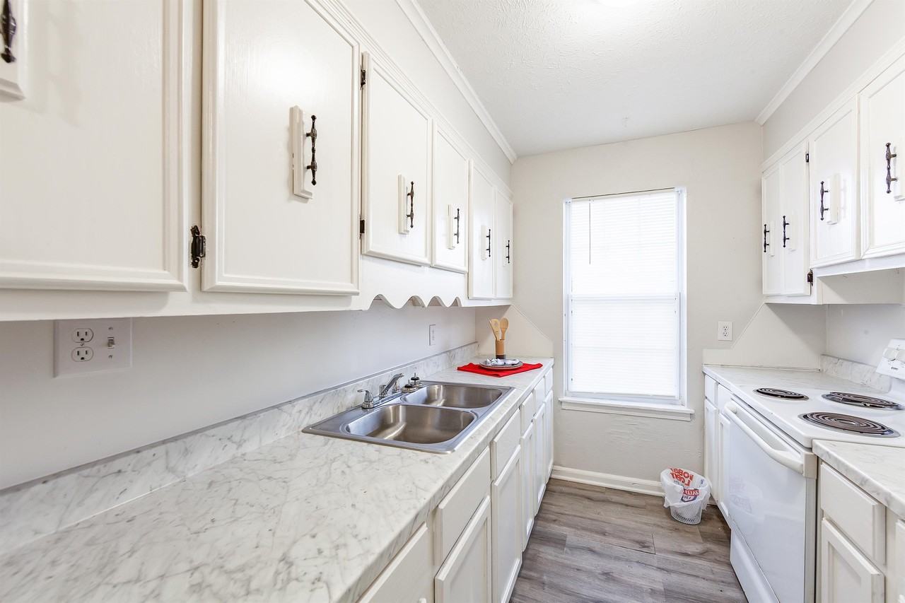 57 Carolane Dr - Photo 3 of 11