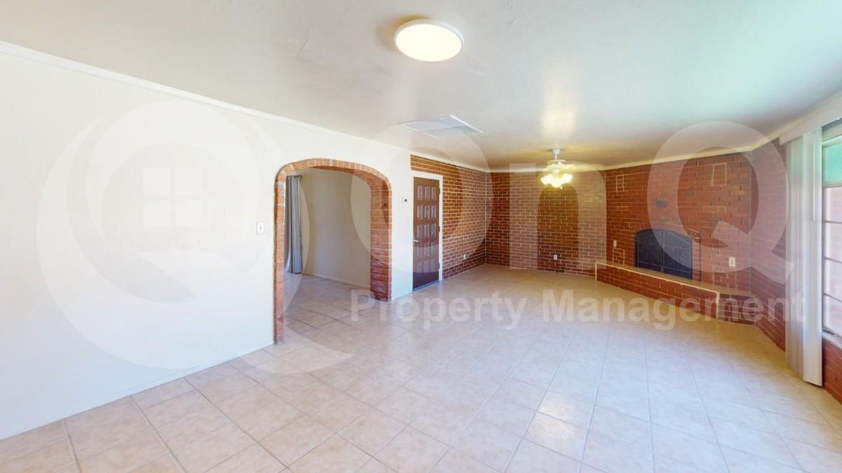 2701 E Warwick Vis - Photo 4 of 17