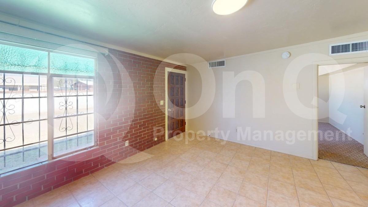 2701 E Warwick Vis - Photo 5 of 17