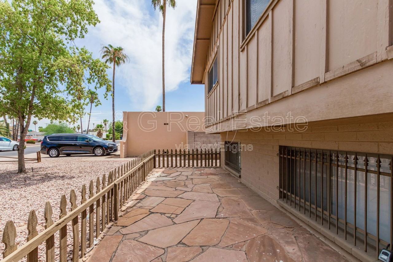 3418 S Oak St - Photo 4 of 40