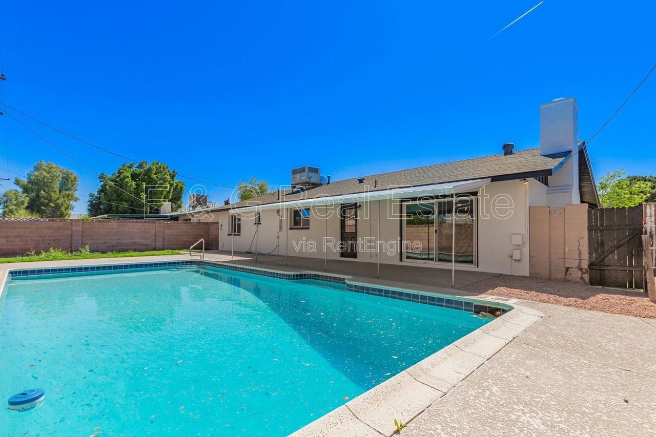 1102 E Alameda Dr - Photo 2 of 30