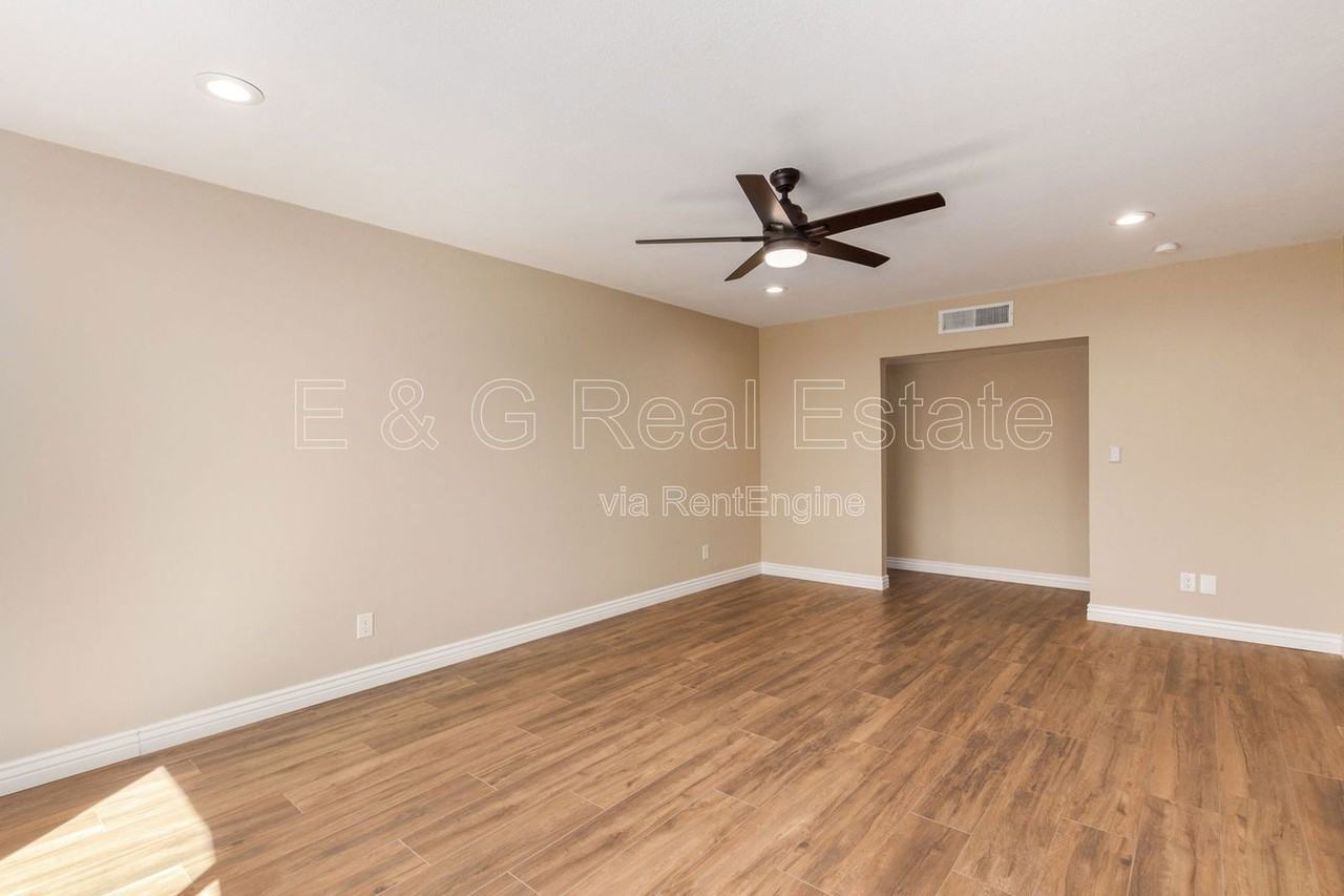 1102 E Alameda Dr - Photo 4 of 30