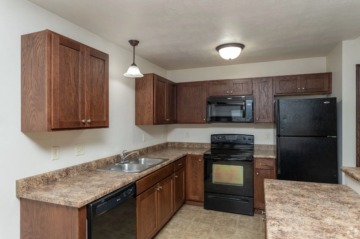 1601 E 8th St #128 - Photo 3 of 27