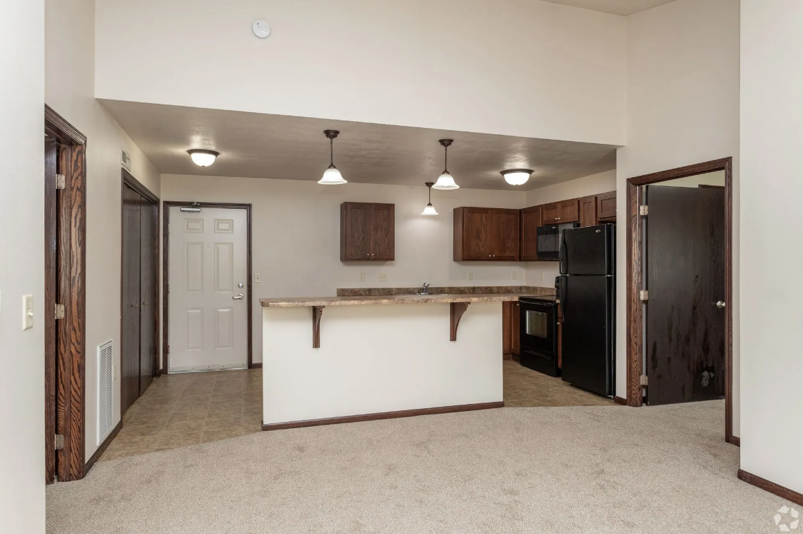 1601 E 8th St #128 - Photo 4 of 27