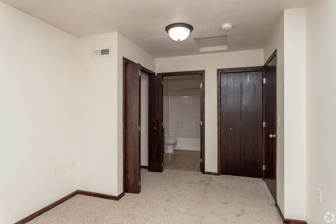 1601 E 8th St #128 - Photo 7 of 27