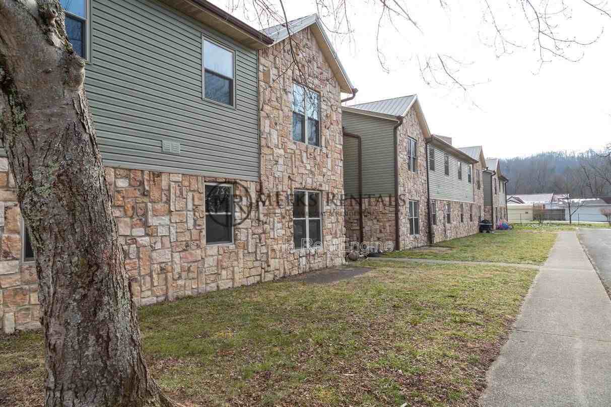 19534 Midland Trl #27E - Photo 2 of 10