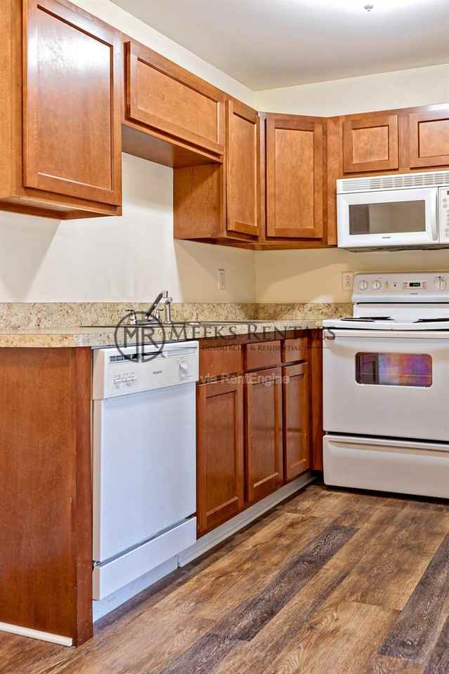 19534 Midland Trl #27E - Photo 7 of 10