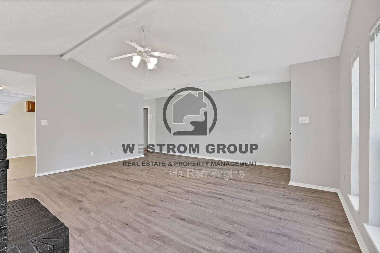 1115 Stone Creek Dr - Photo 6 of 18