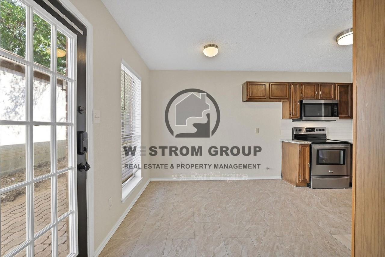 1115 Stone Creek Dr - Photo 7 of 18