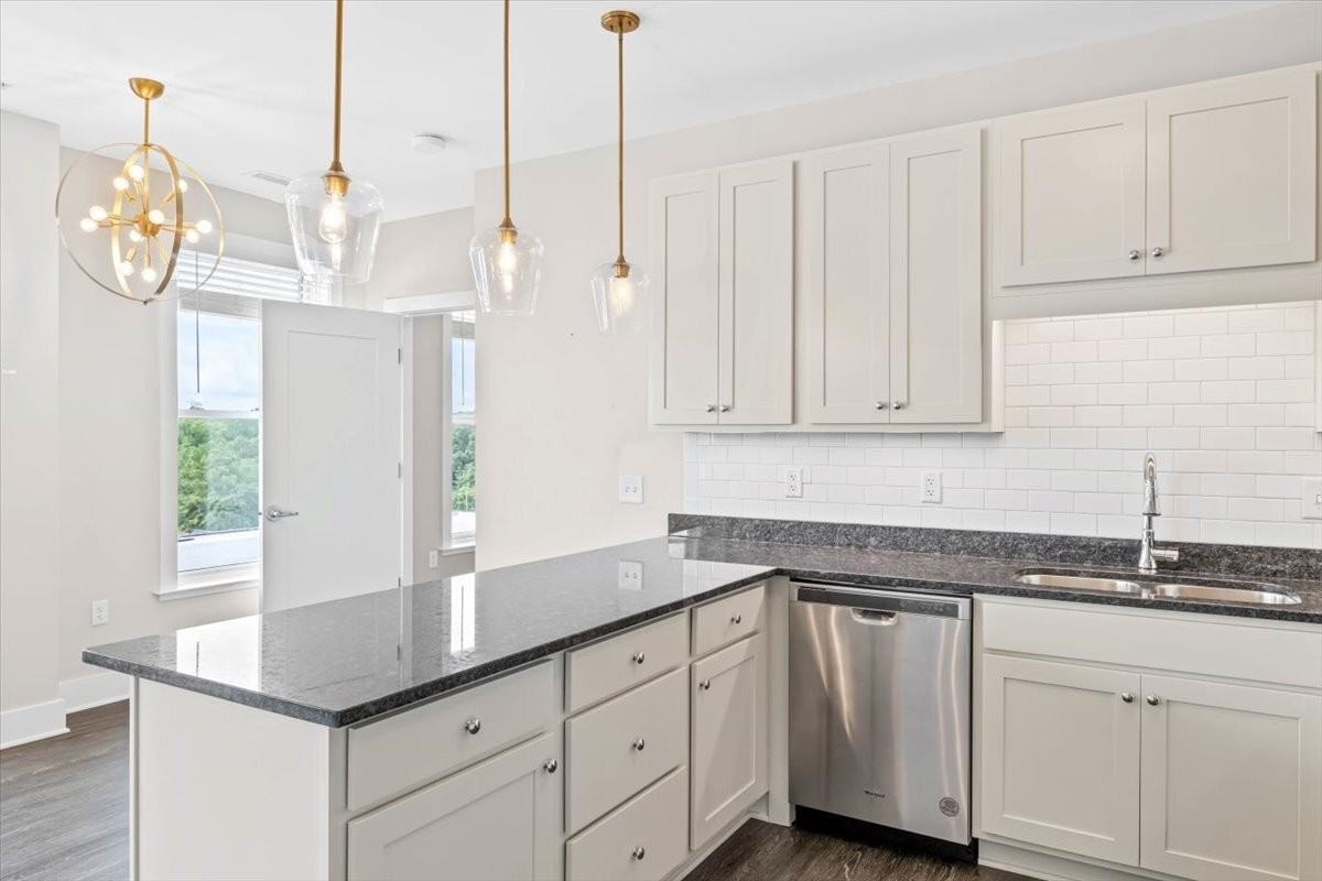 145 S Main St #406 - Photo 7 of 34