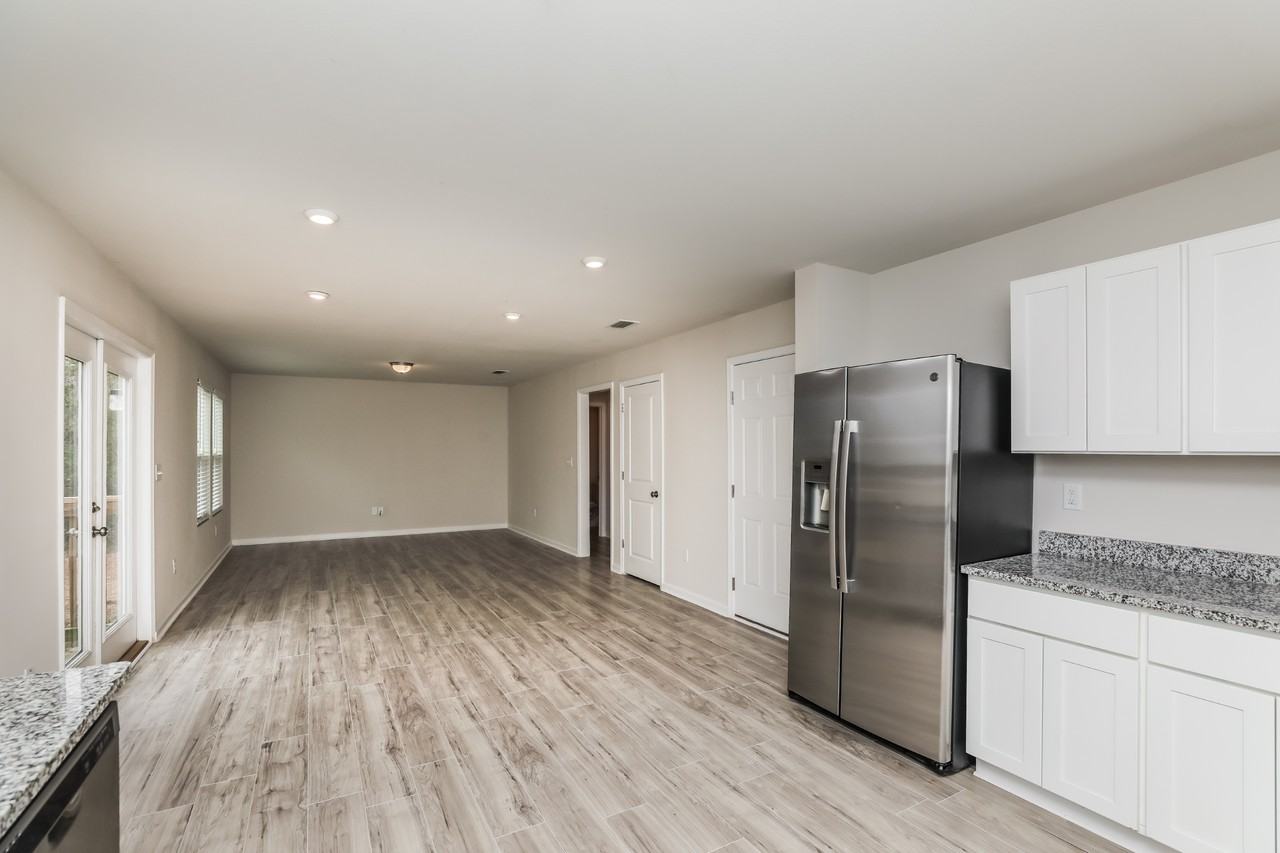 6226 Travelers Rest Ct - Photo 7 of 16