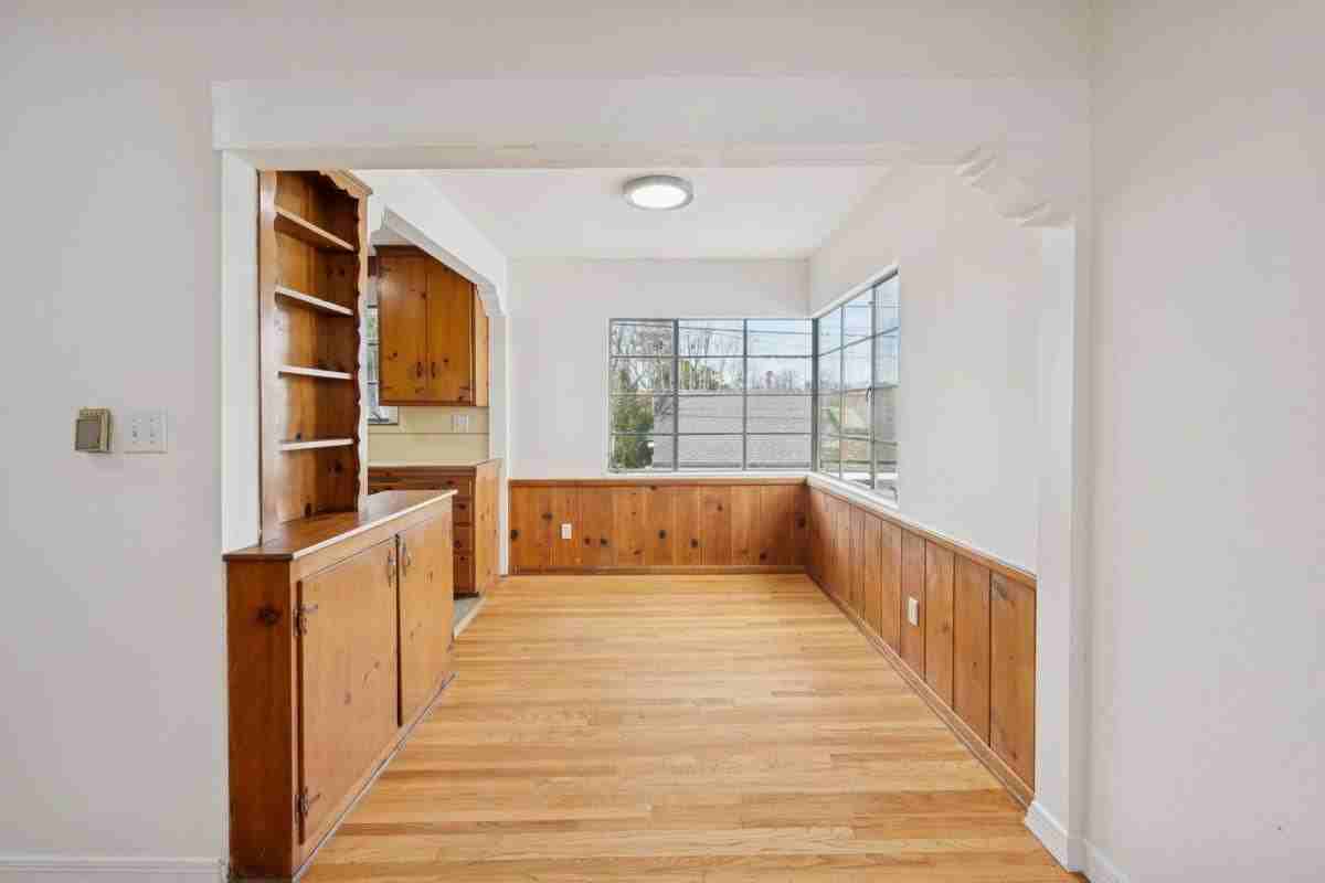 11613 Moorpark St #5 - Photo 3 of 10