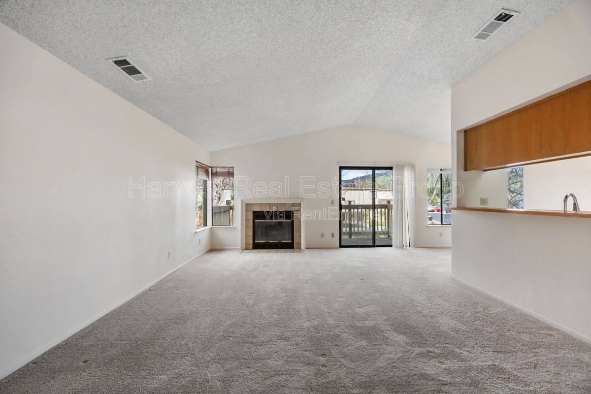 38860 Cherry Glen Cmn #1 - Photo 3 of 10