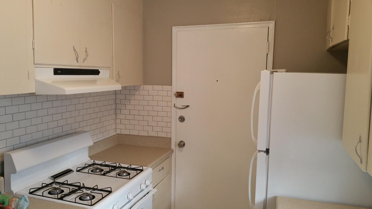 300 Cherry Hill Dr #6 - Photo 3 of 16