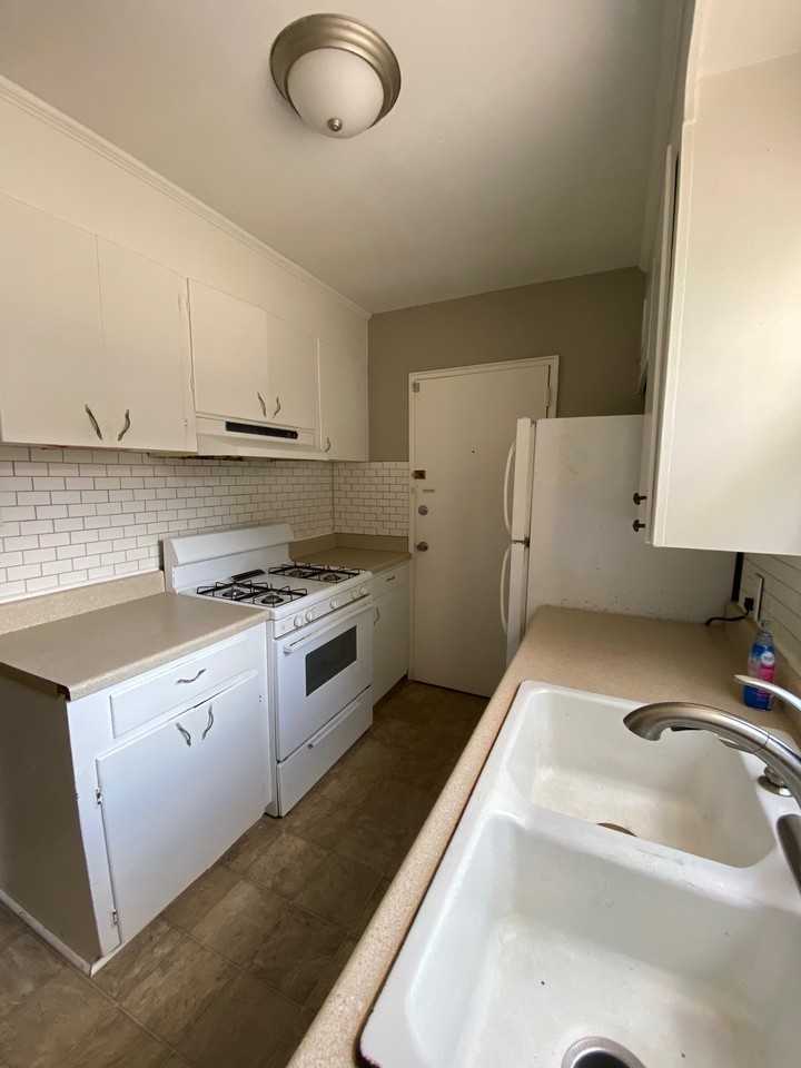 300 Cherry Hill Dr #6 - Photo 2 of 16