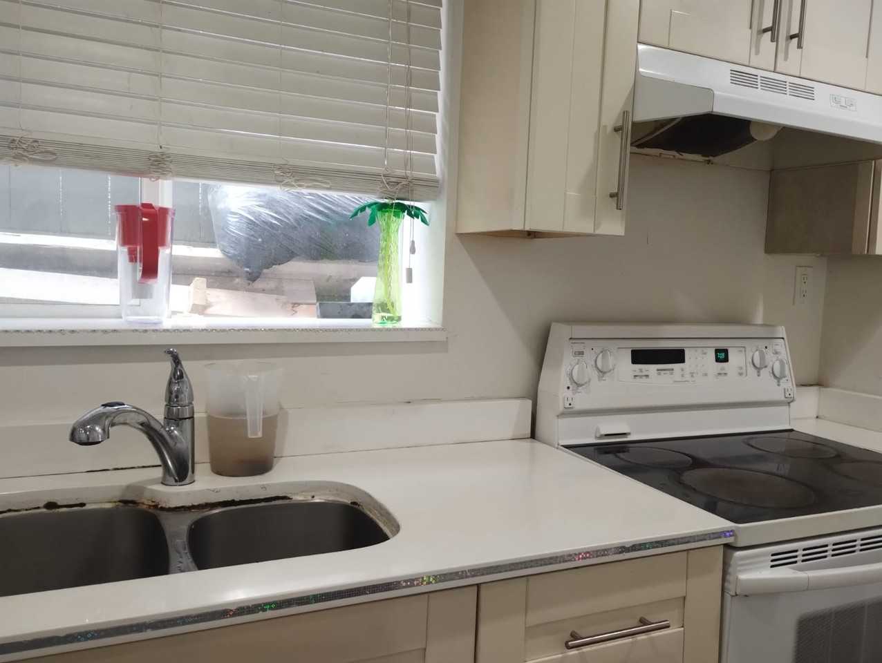 2111 Mannering Avenue #2111 - Photo 2 of 7