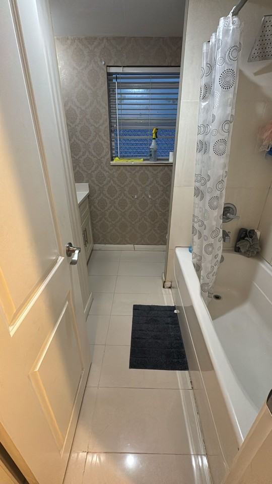 2111 Mannering Avenue #2111 - Photo 3 of 7