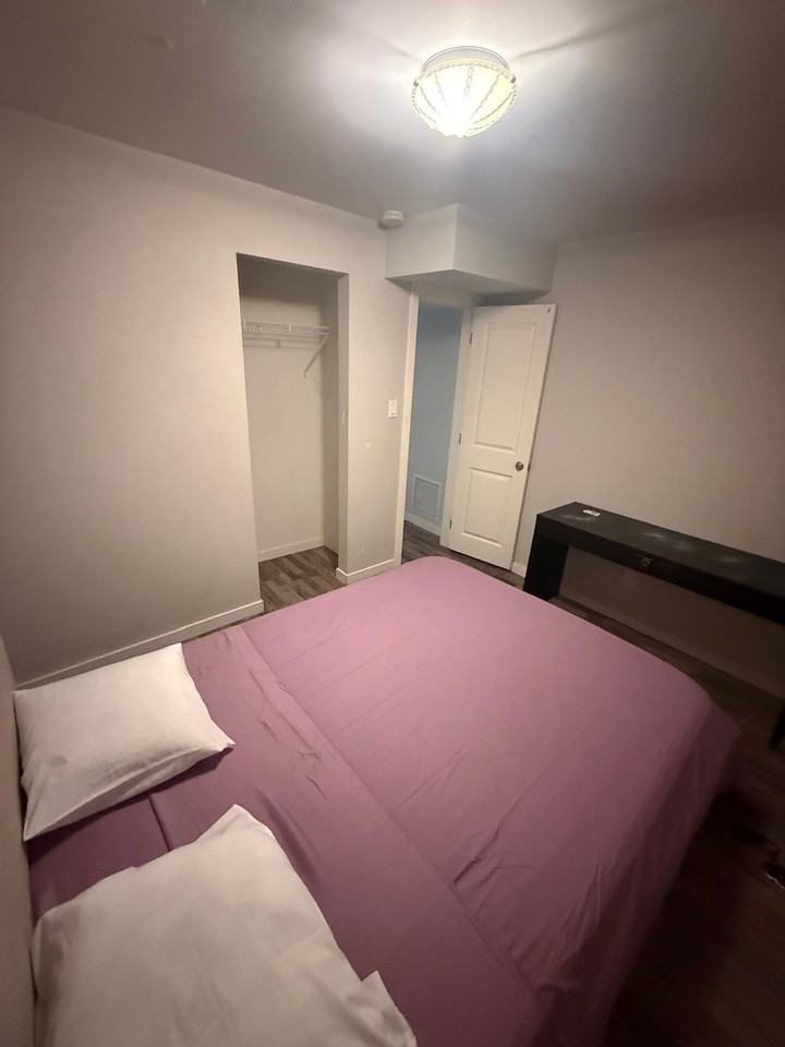 2111 Mannering Avenue #2111 - Photo 6 of 7