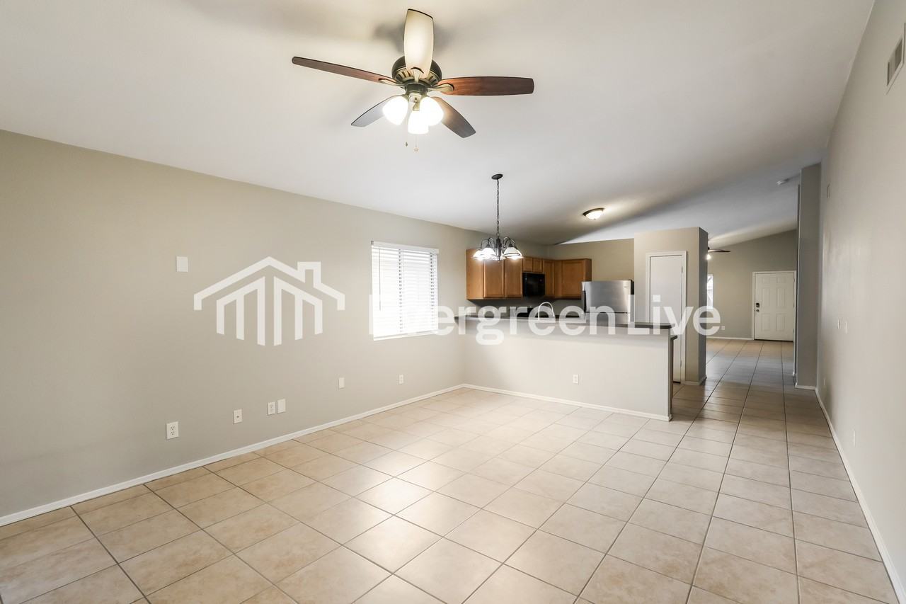 1654 E Saint Apollonia St - Photo 2 of 15