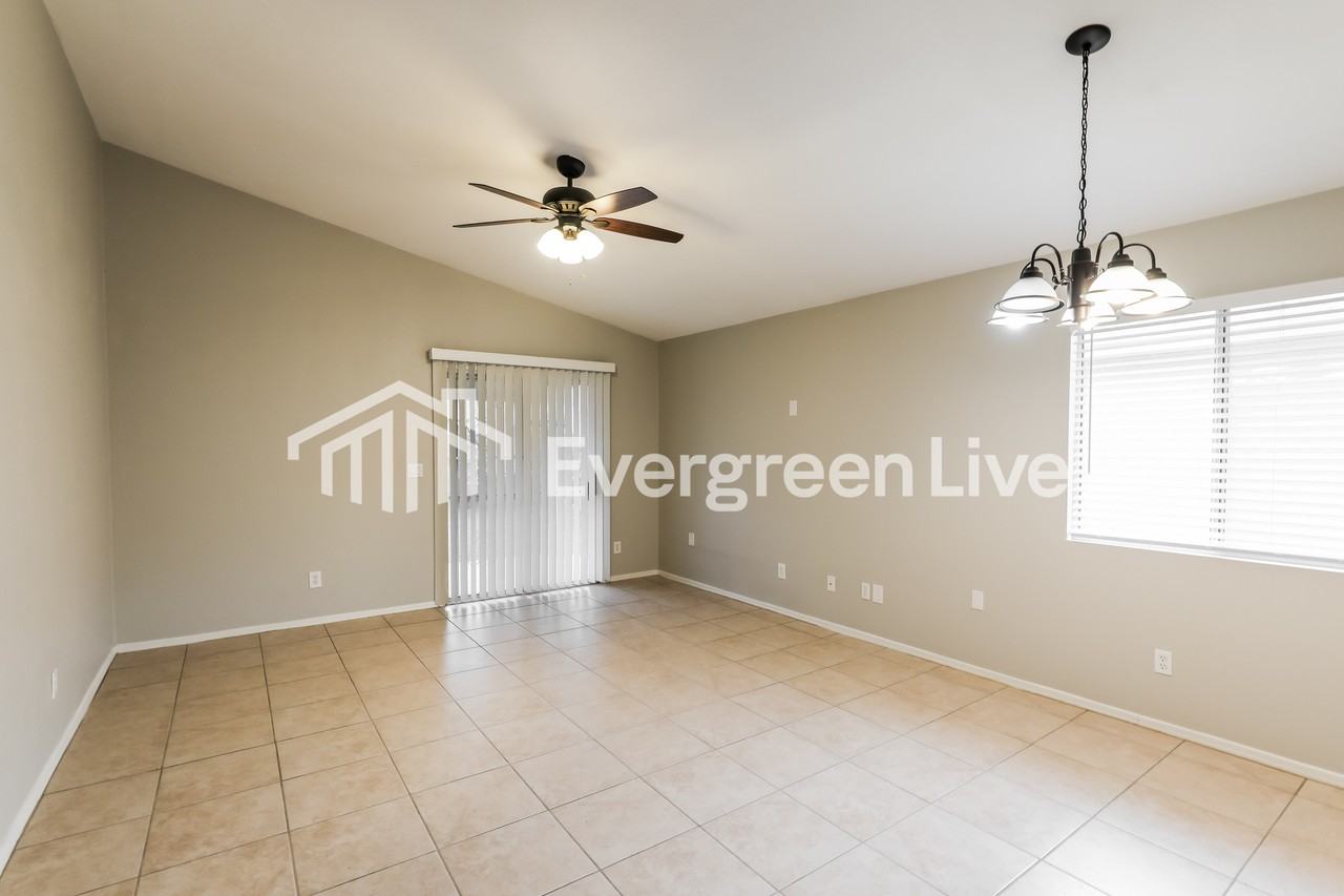 1654 E Saint Apollonia St - Photo 5 of 15