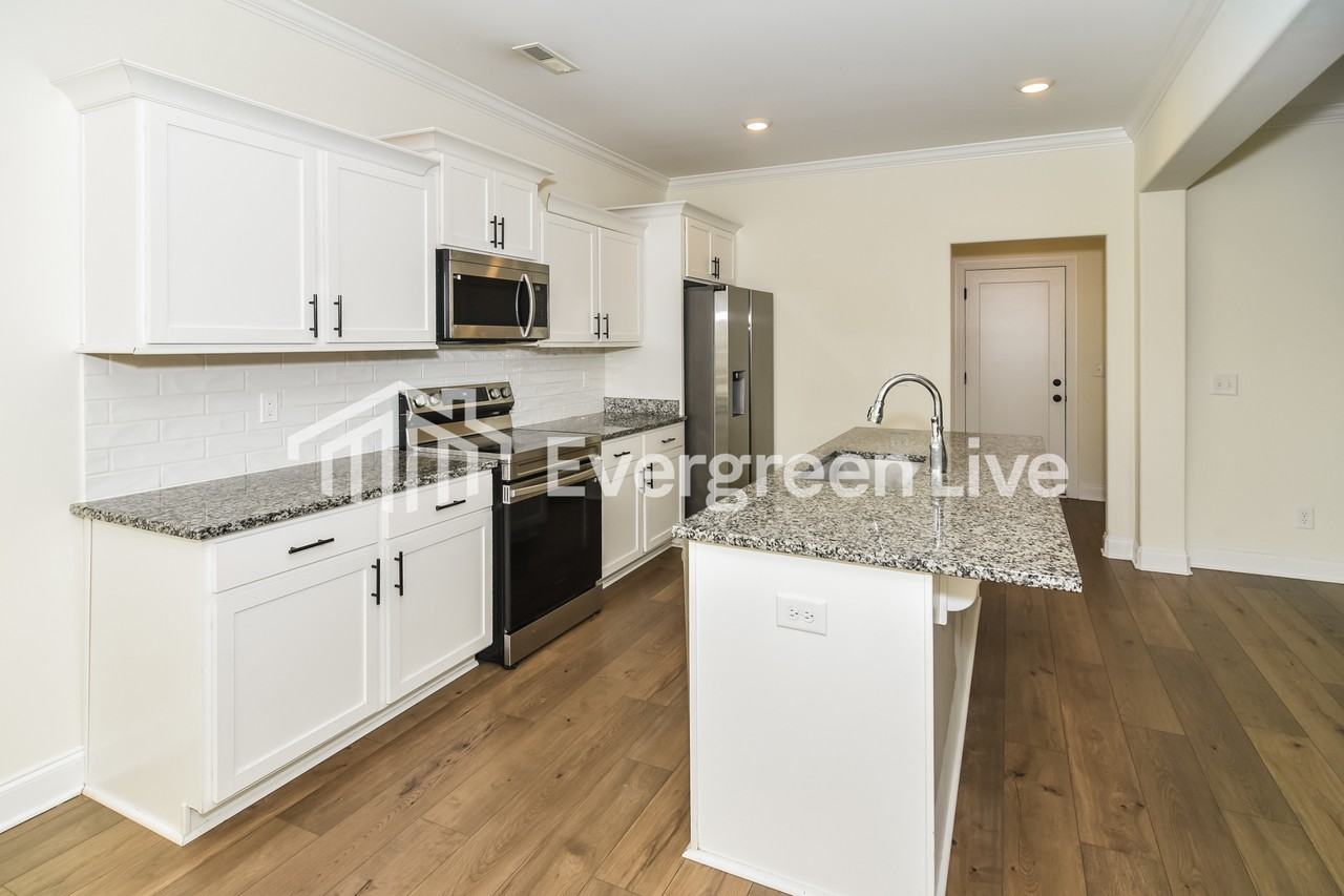 235 Greenwood Dr - Photo 7 of 16