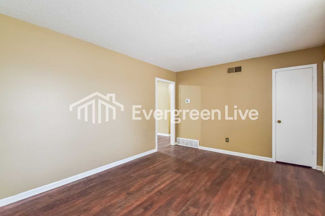 2974 Meadowfair Rd - Photo 3 of 15