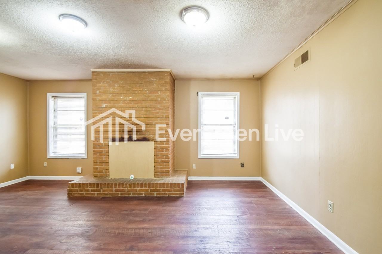 2974 Meadowfair Rd - Photo 4 of 15