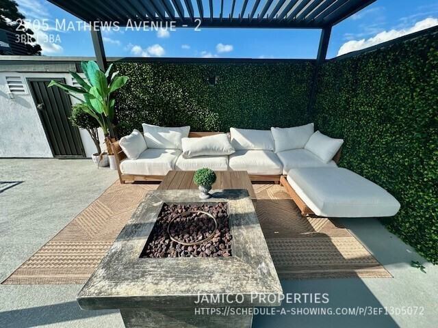 2705 Mathews Ave #2 - Photo 6 of 37